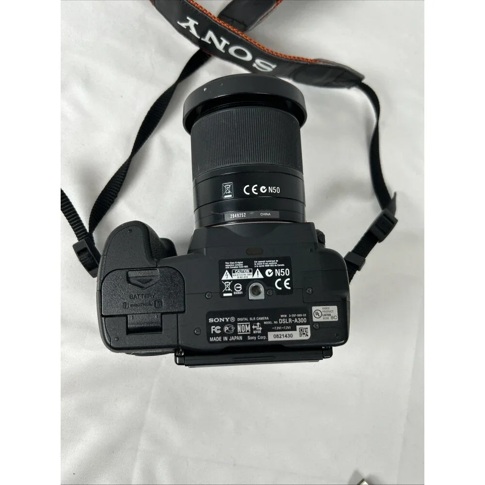 Sony A300 DSLR Camera With 18-70 Lens Camera Bag Battery Sandisk Card & Reader